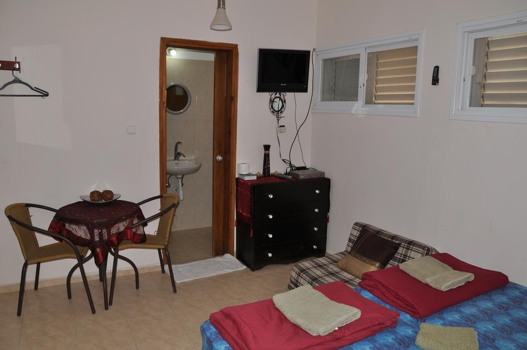 Nadia Hosting Dead Sea Villa Neve Zohar Rom bilde